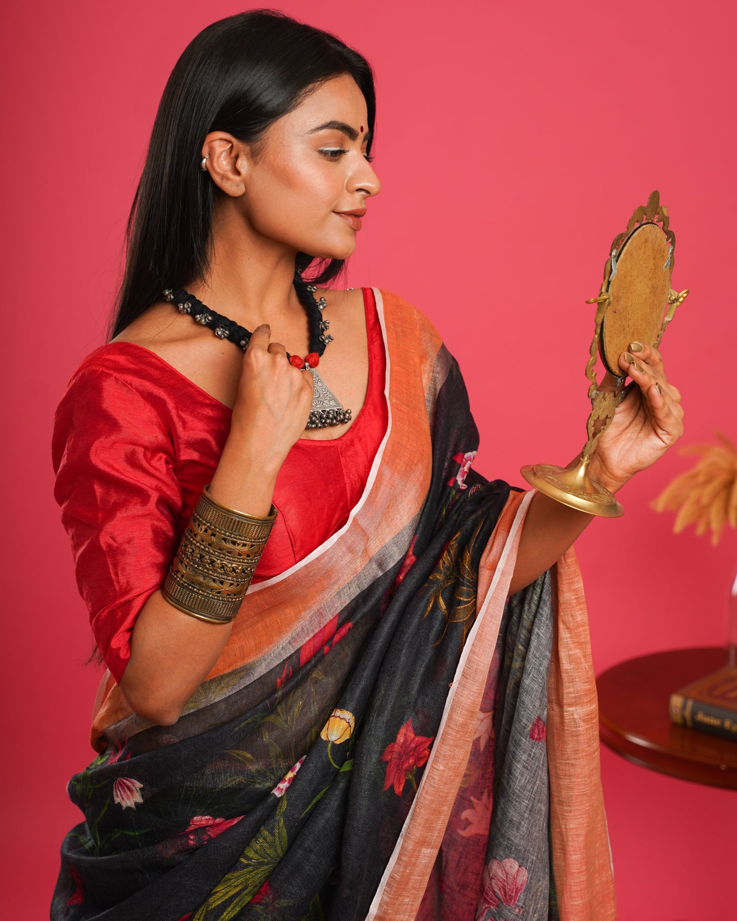 BLACK FLORAL LINEN SAREE