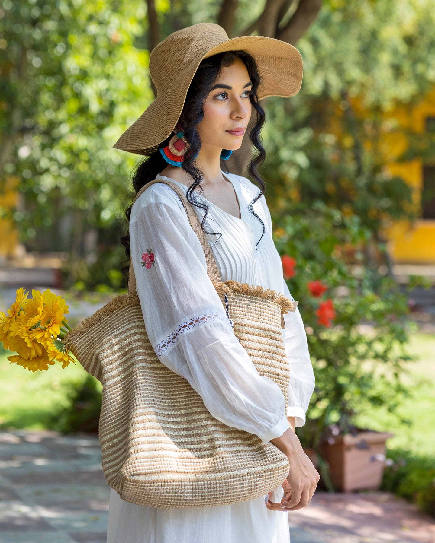 WHITE EMBROIDERED FLOWER BOHEMIAN MOTIF DRESS